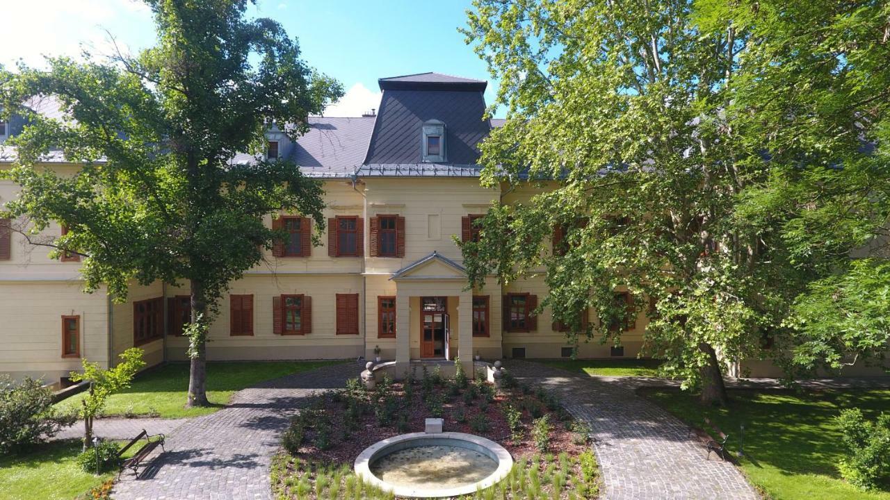 Fonix Wellness Resort Csitár 外观 照片